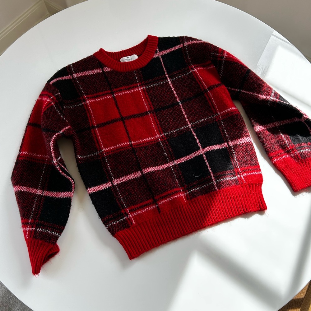 Red Sweater - Picture 1 of 7